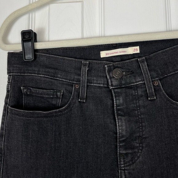 Levi’s 311 Shaping Skinny Mid Rise Black Denim Jeans - Picture 2 of 9